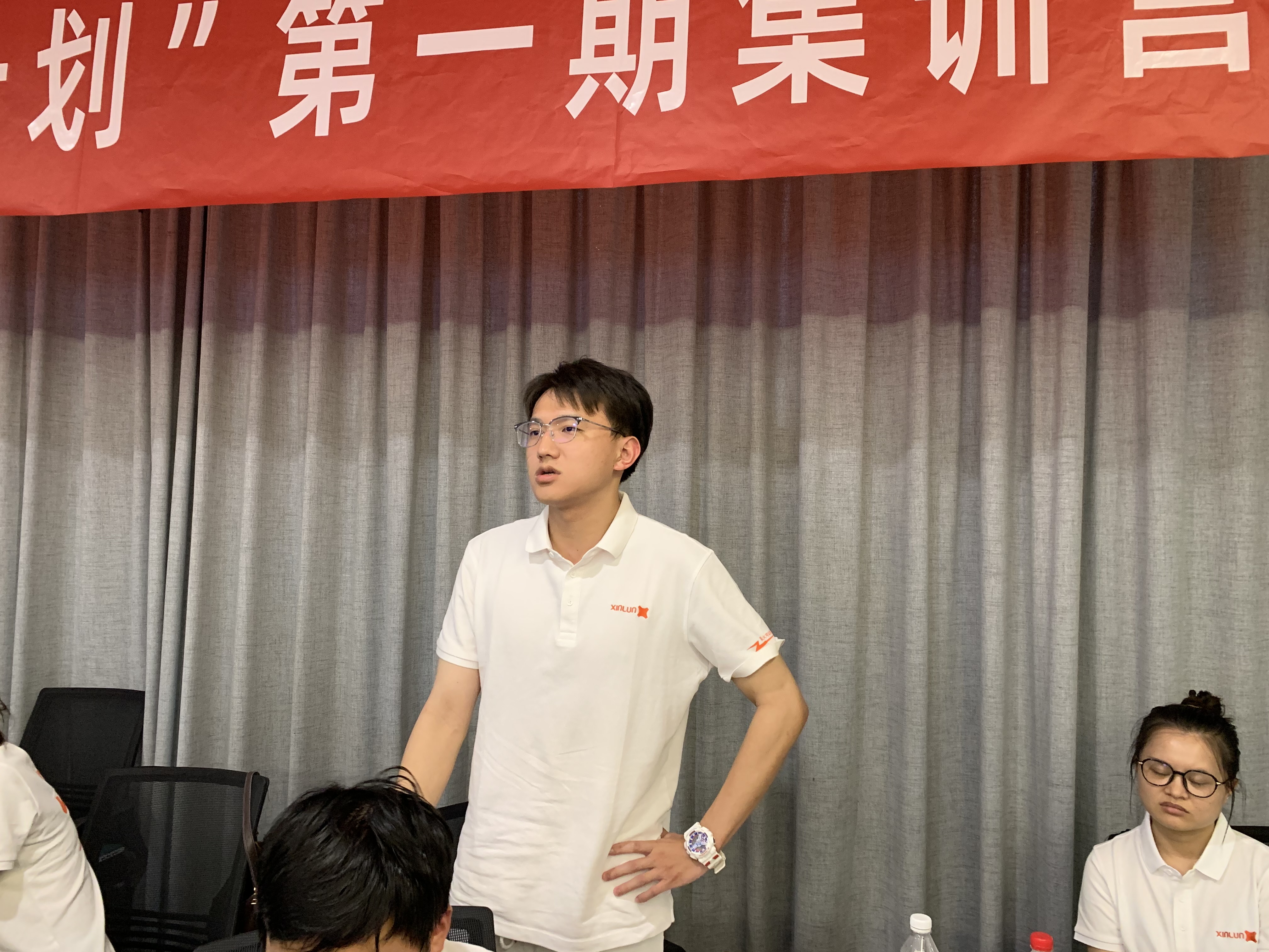 學生上課3.JPG